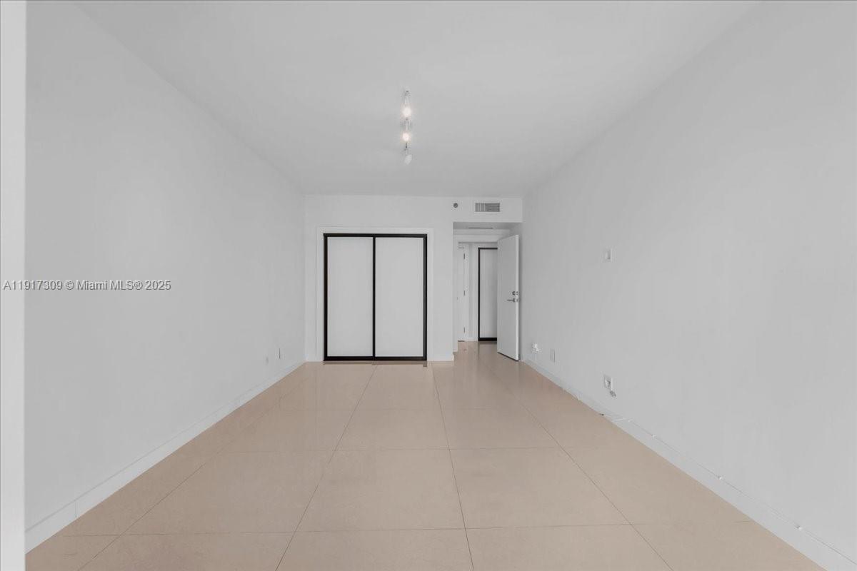 2127 Brickell Ave #1701, Miami FL 33129