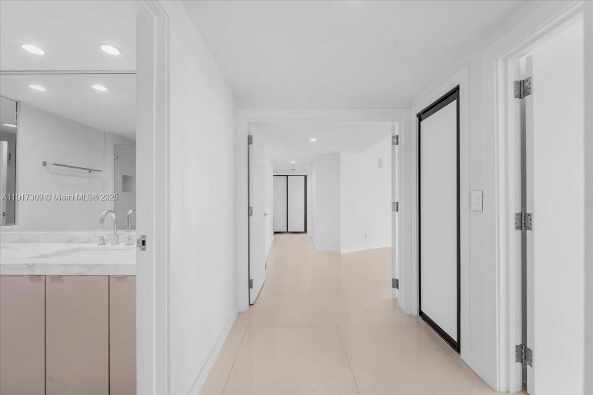 2127 Brickell Ave #1701, Miami FL 33129