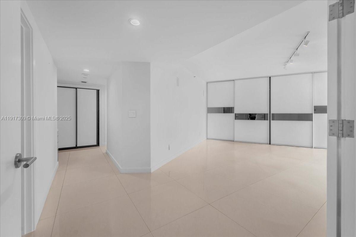 2127 Brickell Ave #1701, Miami FL 33129