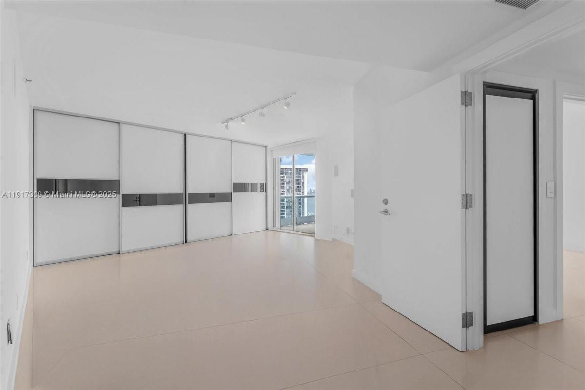 2127 Brickell Ave #1701, Miami FL 33129