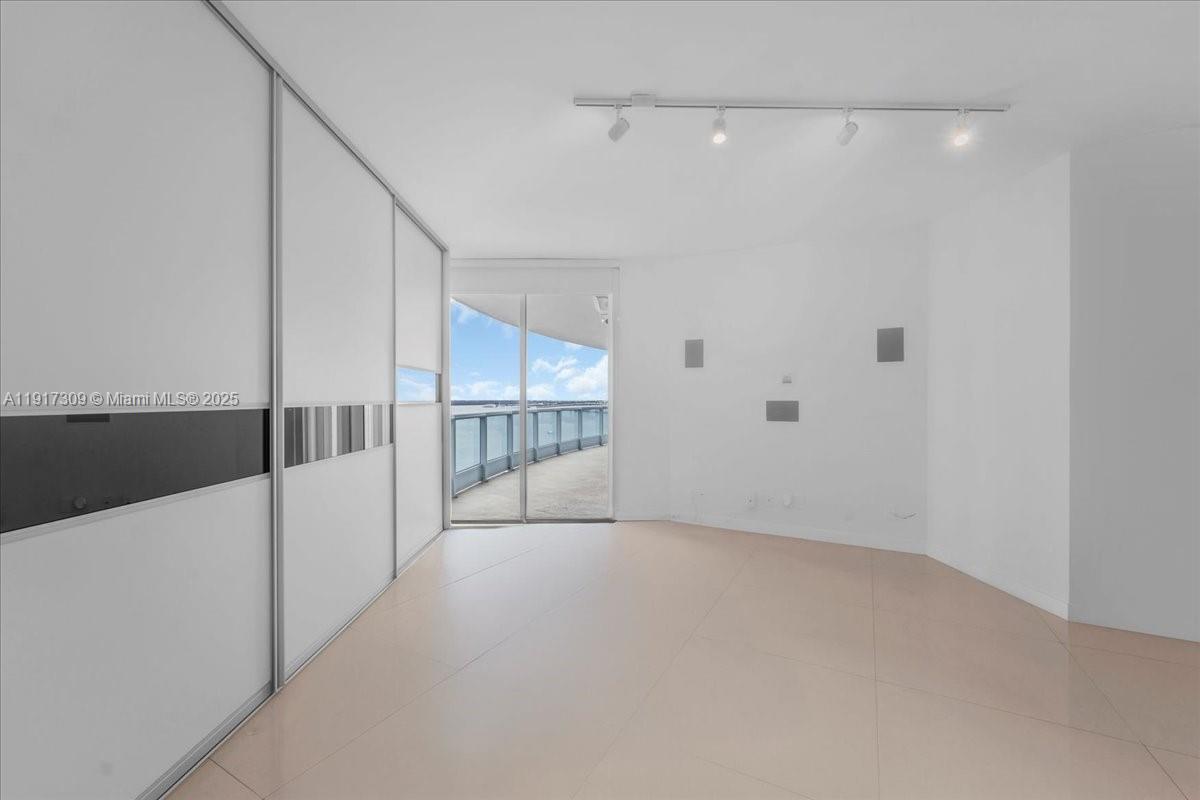 2127 Brickell Ave #1701, Miami FL 33129