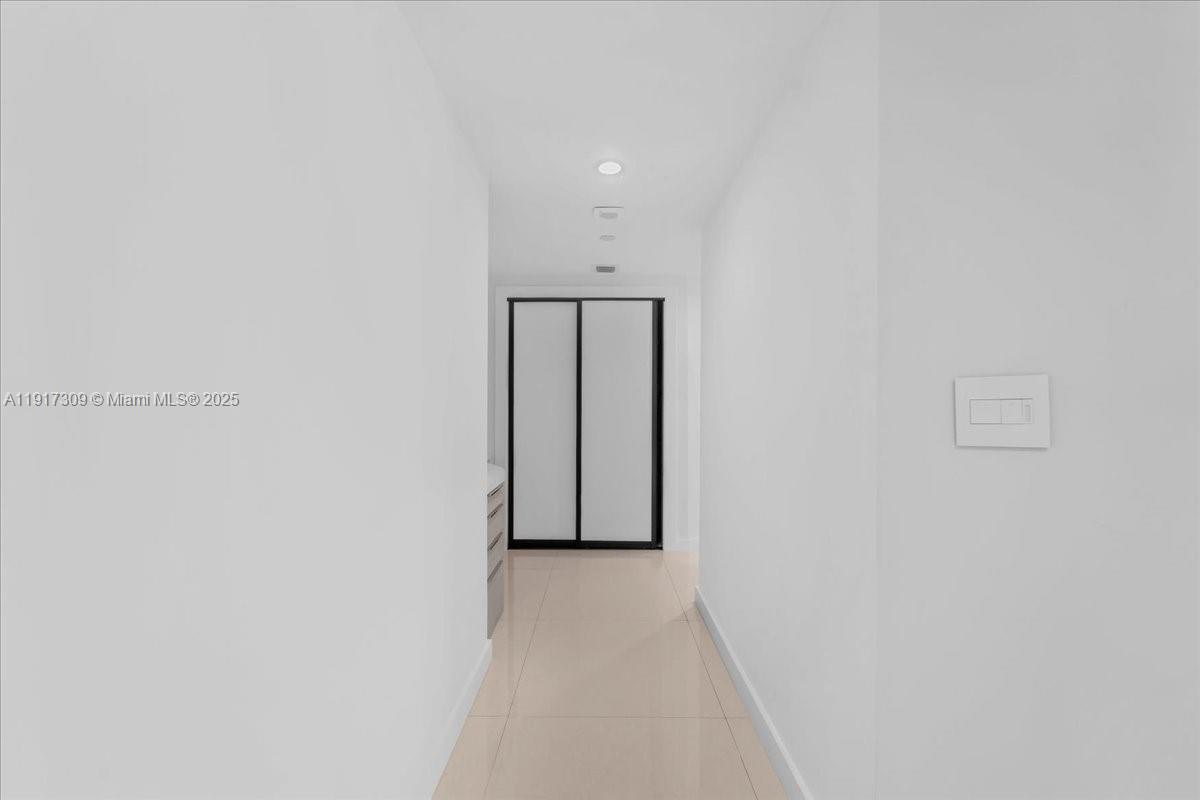 2127 Brickell Ave #1701, Miami FL 33129
