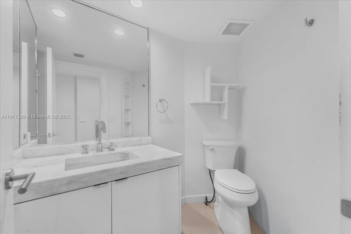 2127 Brickell Ave #1701, Miami FL 33129