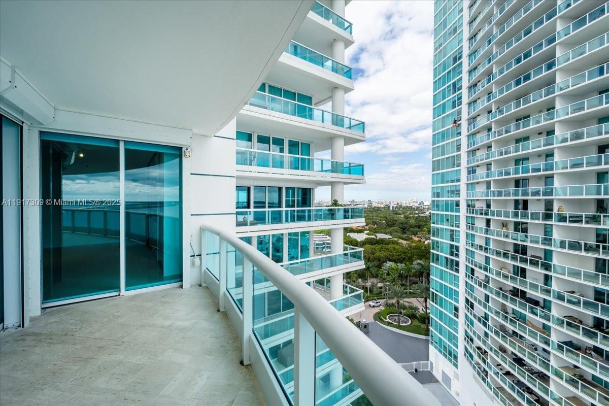 2127 Brickell Ave #1701, Miami FL 33129