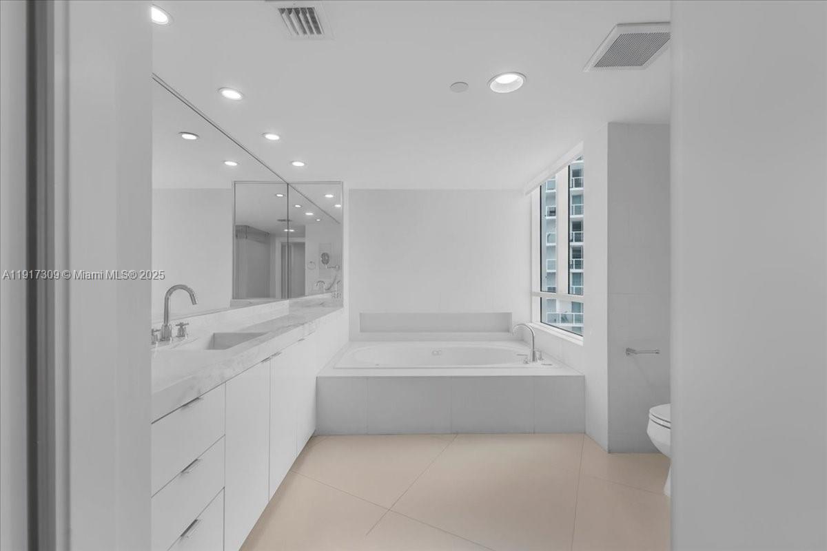 2127 Brickell Ave #1701, Miami FL 33129