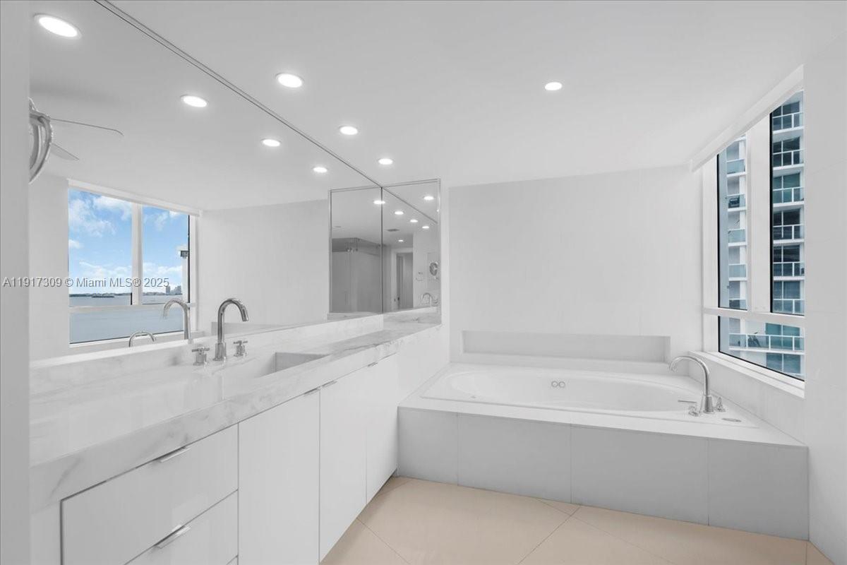 2127 Brickell Ave #1701, Miami FL 33129