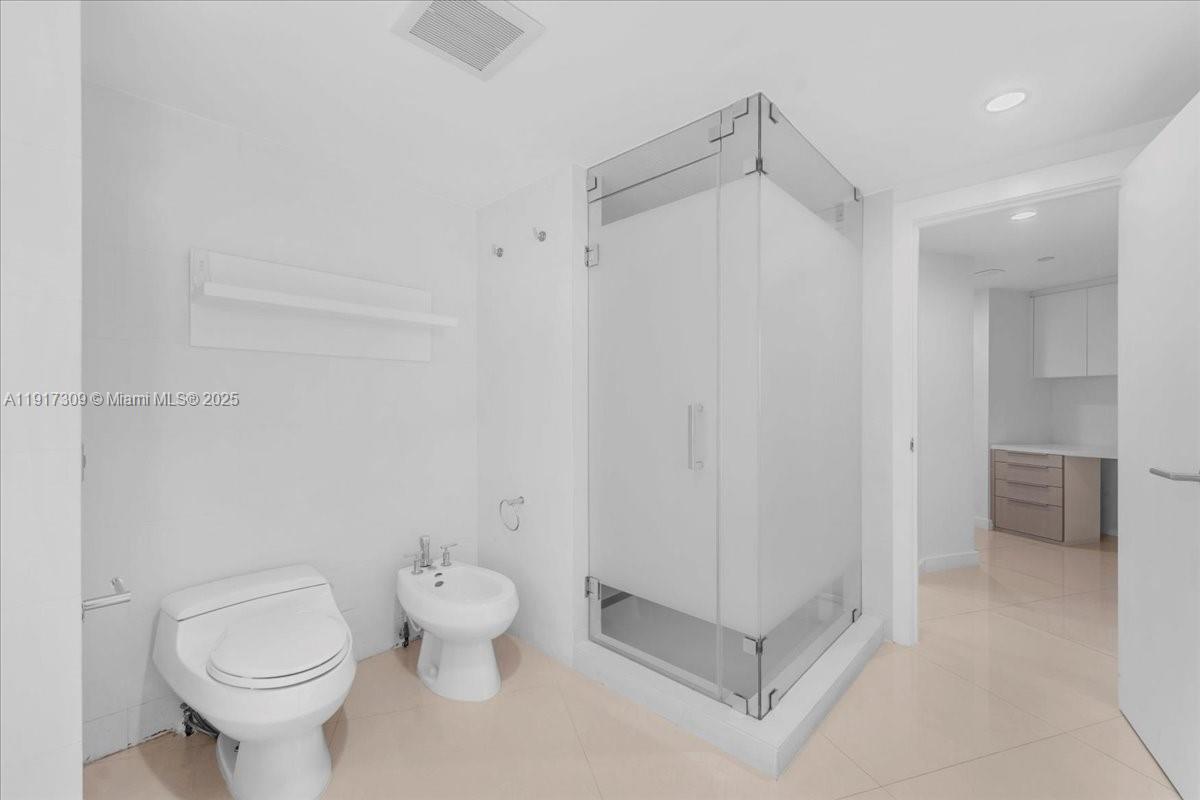 2127 Brickell Ave #1701, Miami FL 33129