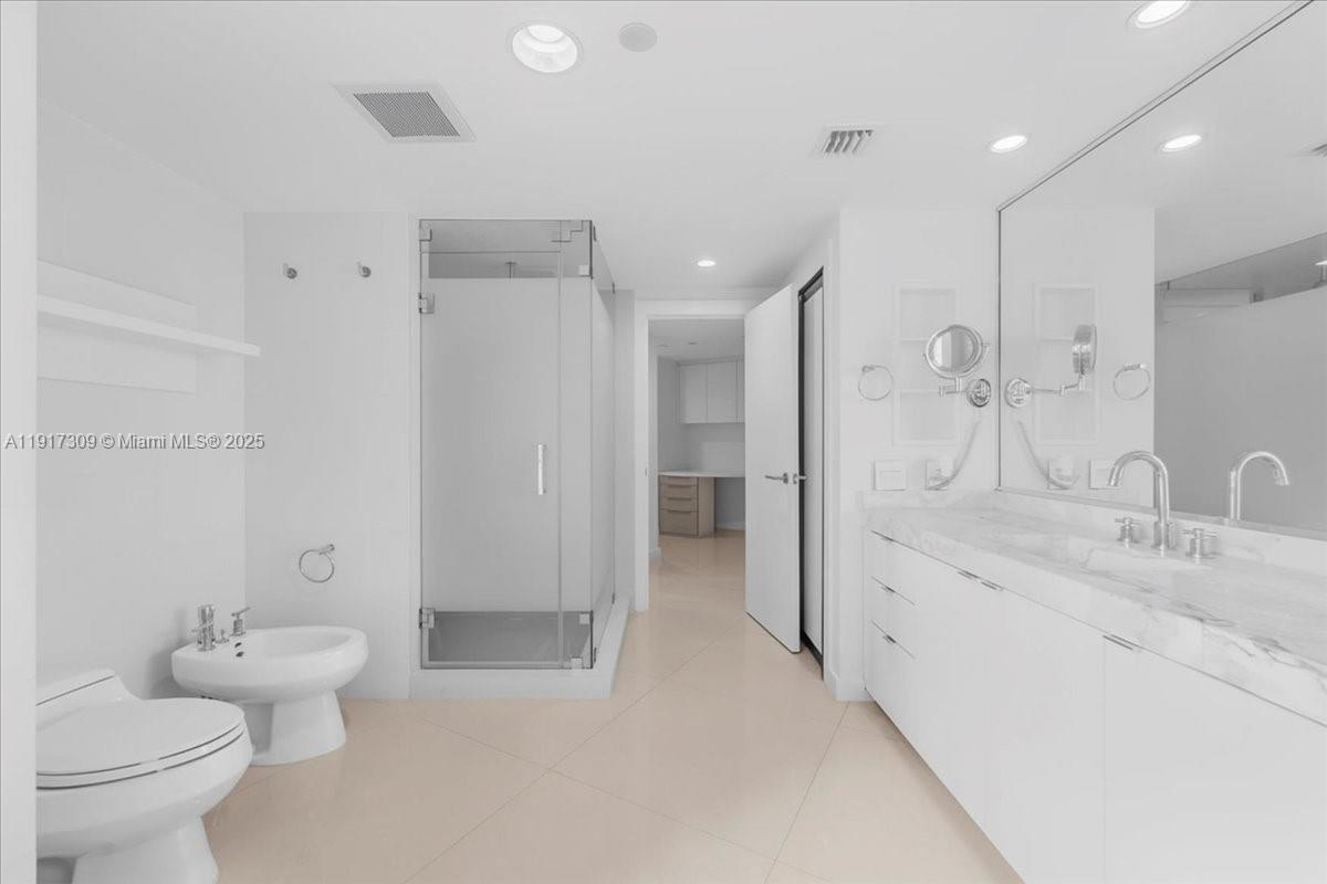 2127 Brickell Ave #1701, Miami FL 33129