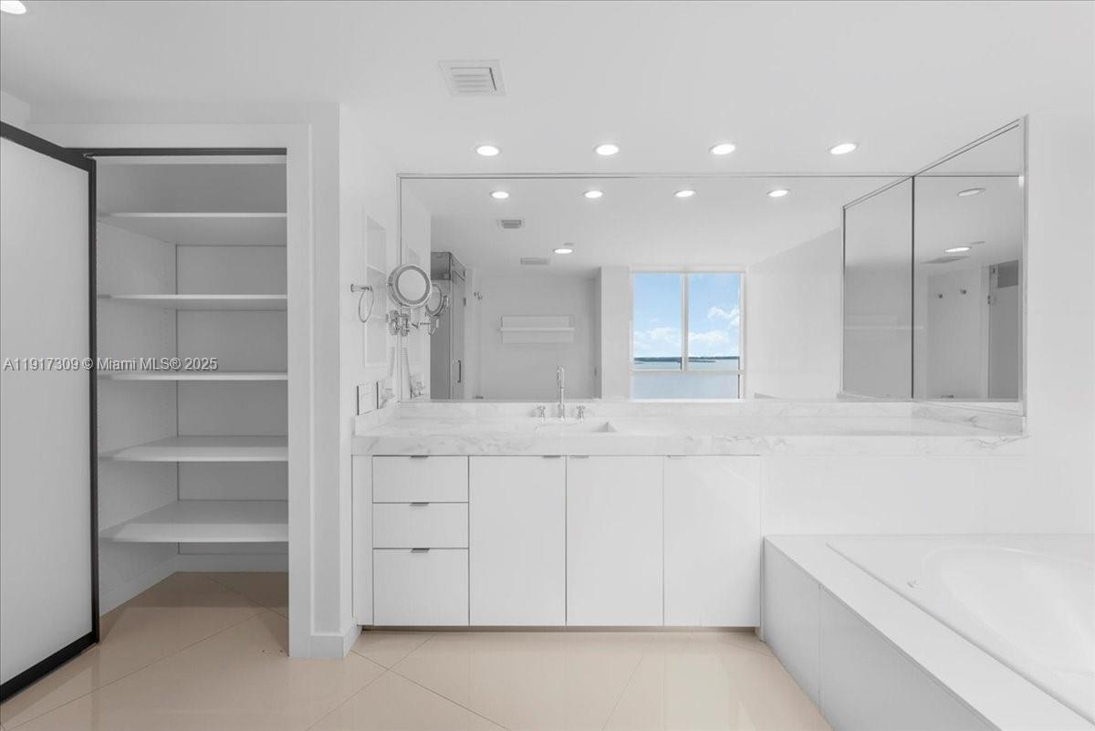 2127 Brickell Ave #1701, Miami FL 33129
