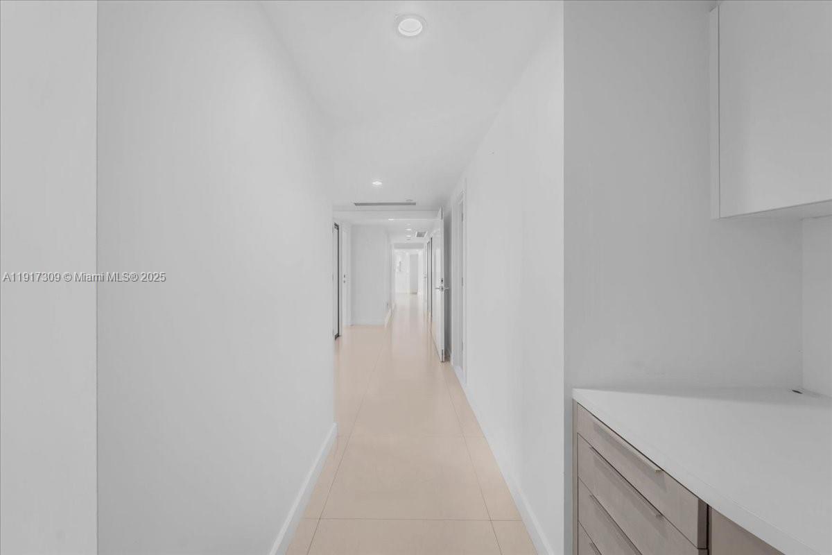 2127 Brickell Ave #1701, Miami FL 33129