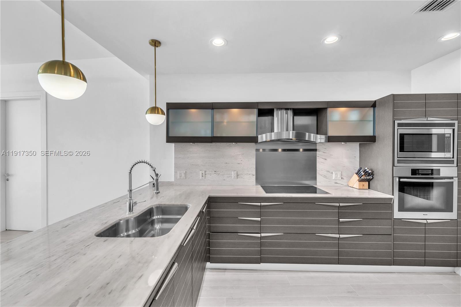 200 Biscayne Boulevard Way #5103, Miami FL 33131