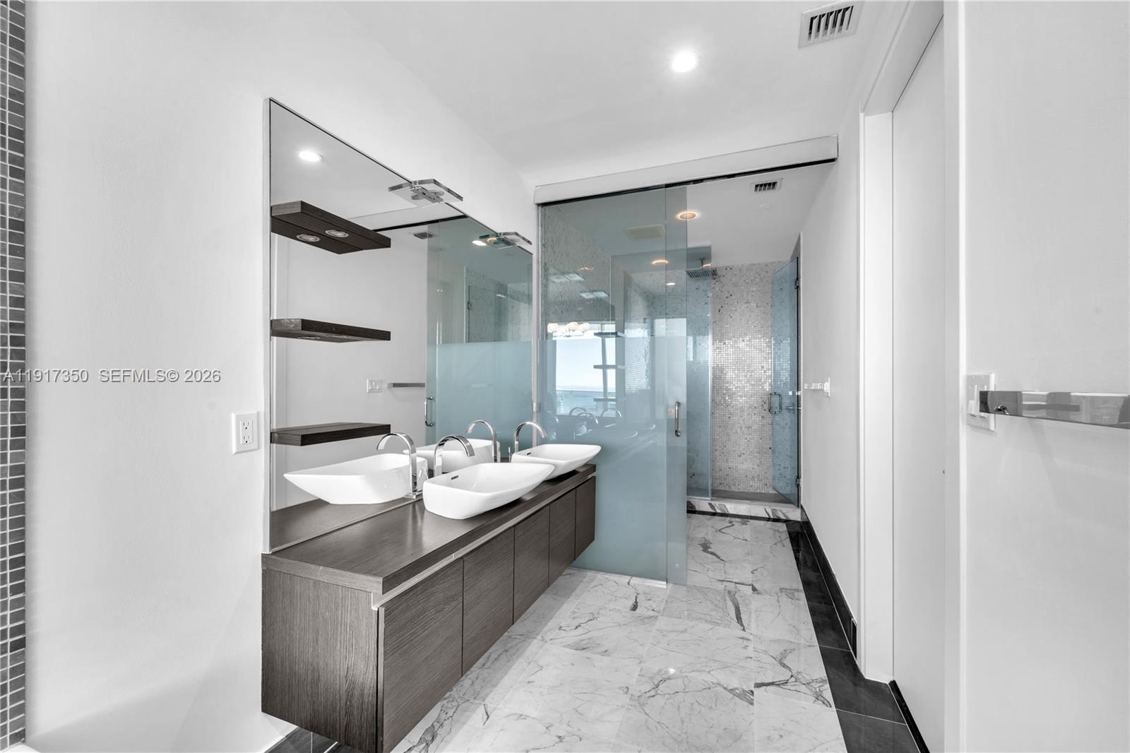 200 Biscayne Boulevard Way #5103, Miami FL 33131