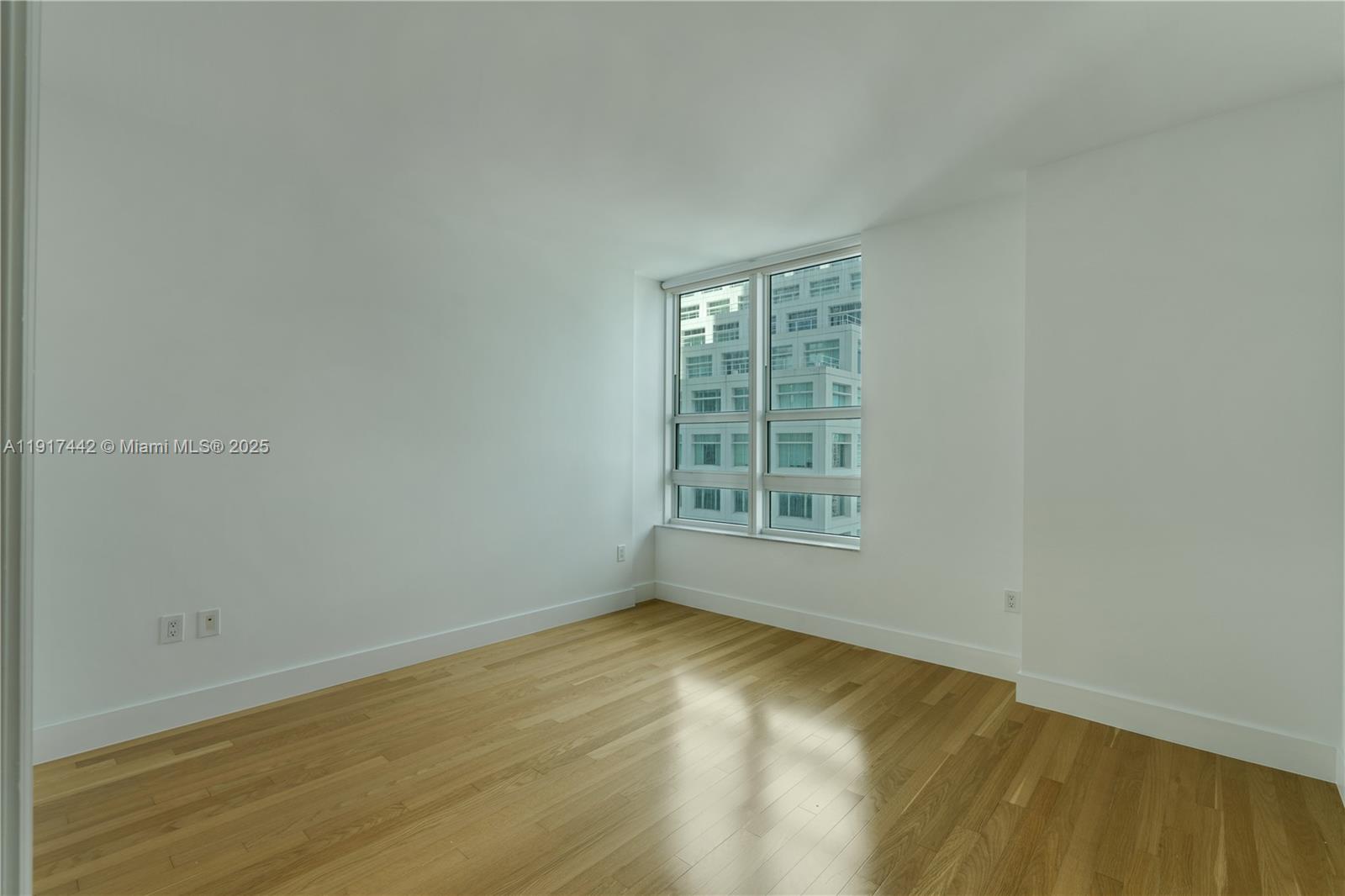 950 Brickell Bay Dr #3008, Miami FL 33131