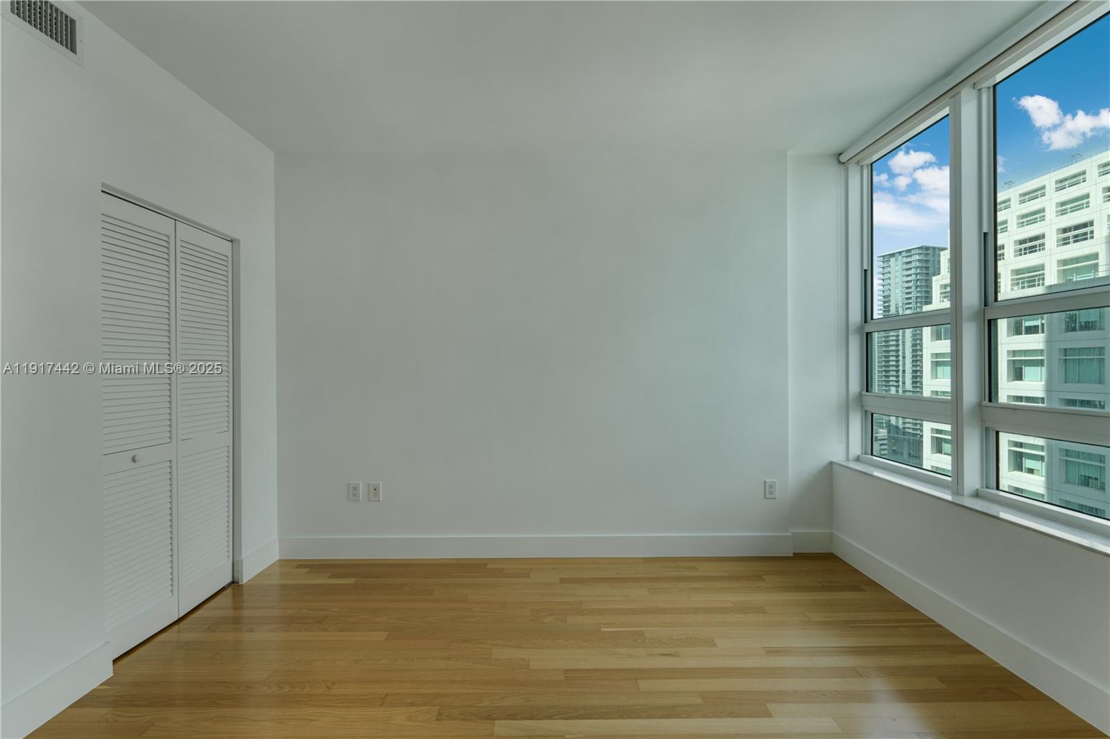 950 Brickell Bay Dr #3008, Miami FL 33131