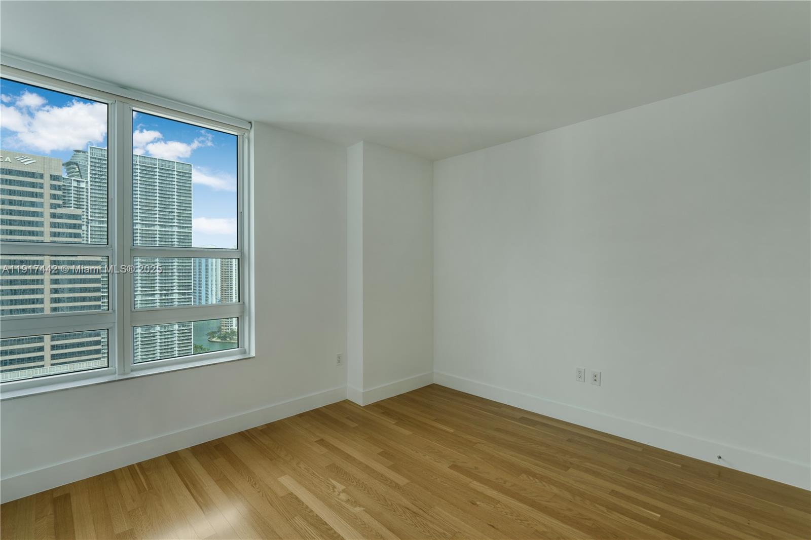 950 Brickell Bay Dr #3008, Miami FL 33131