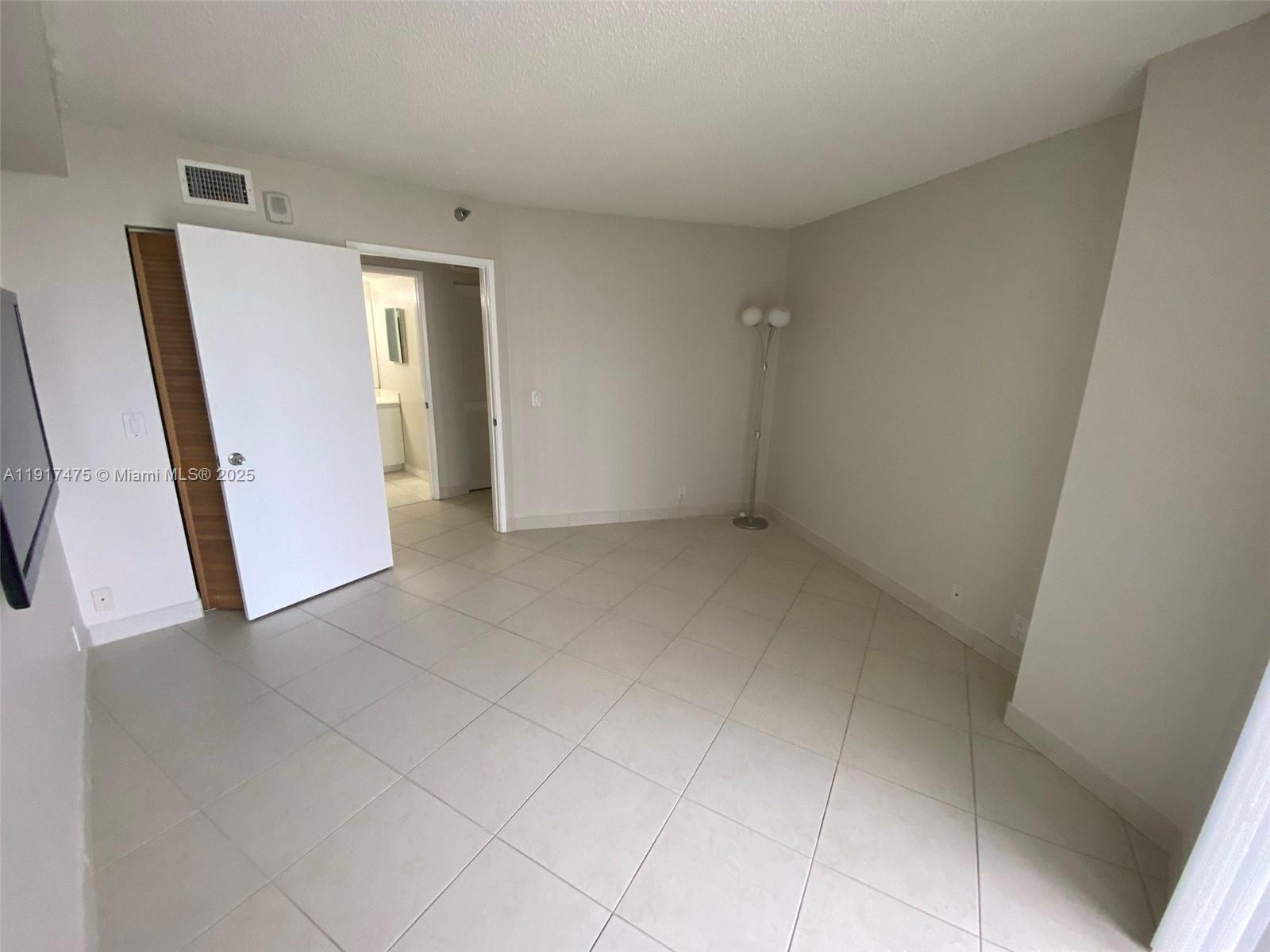 3400 NE 192nd St #1010, Aventura FL 33180