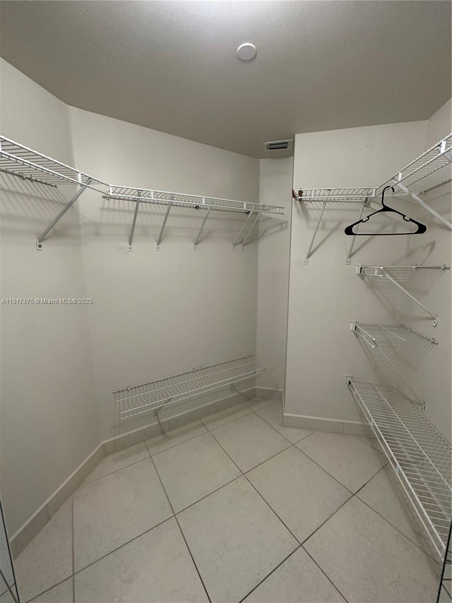 3400 NE 192nd St #1010, Aventura FL 33180
