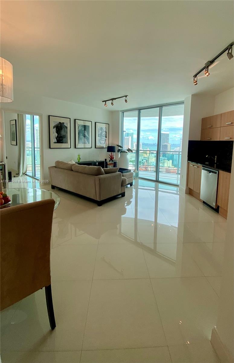 350 S Miami Ave #3813, Miami FL 33130