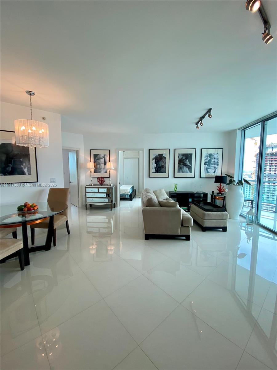 350 S Miami Ave #3813, Miami FL 33130