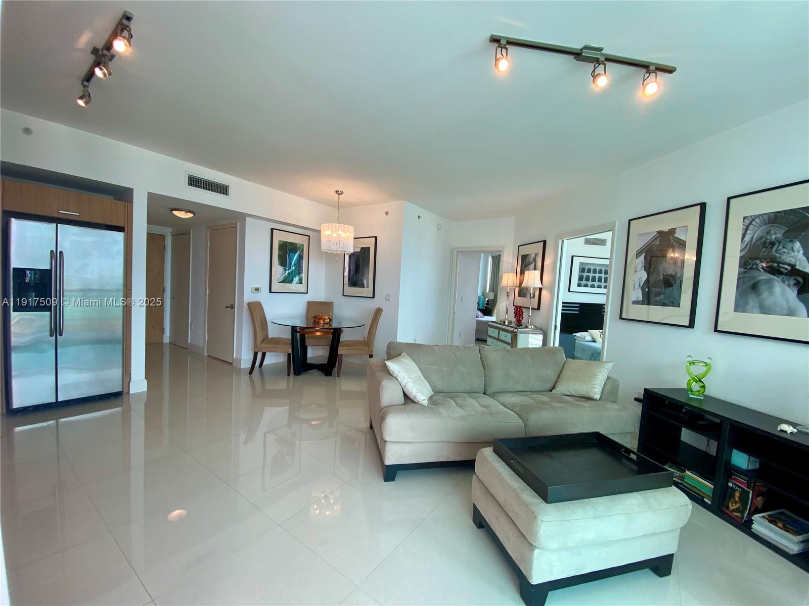 350 S Miami Ave #3813, Miami FL 33130