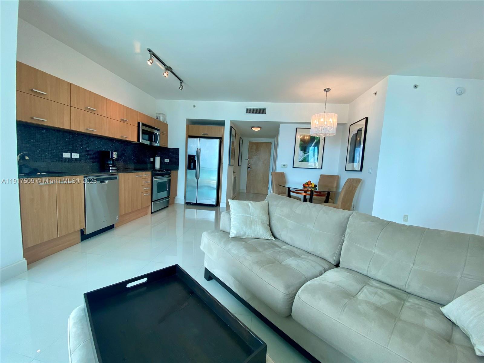 350 S Miami Ave #3813, Miami FL 33130