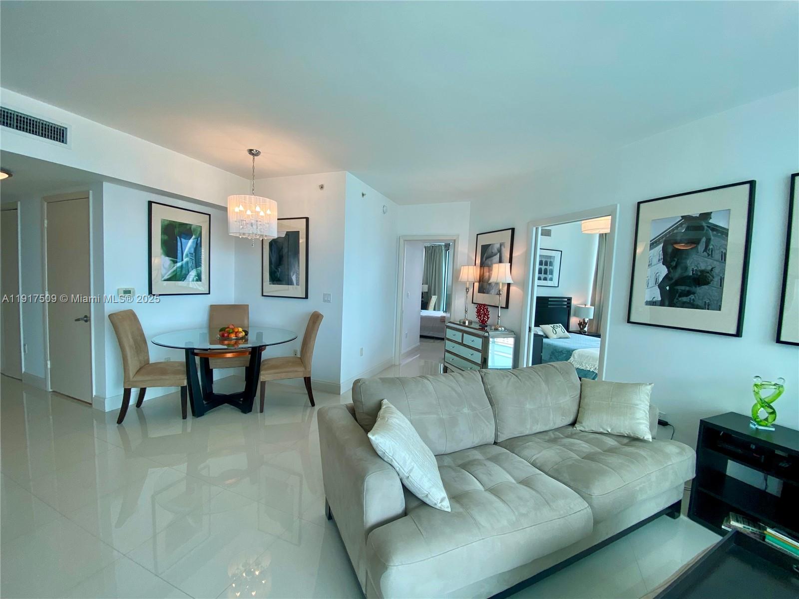 350 S Miami Ave #3813, Miami FL 33130