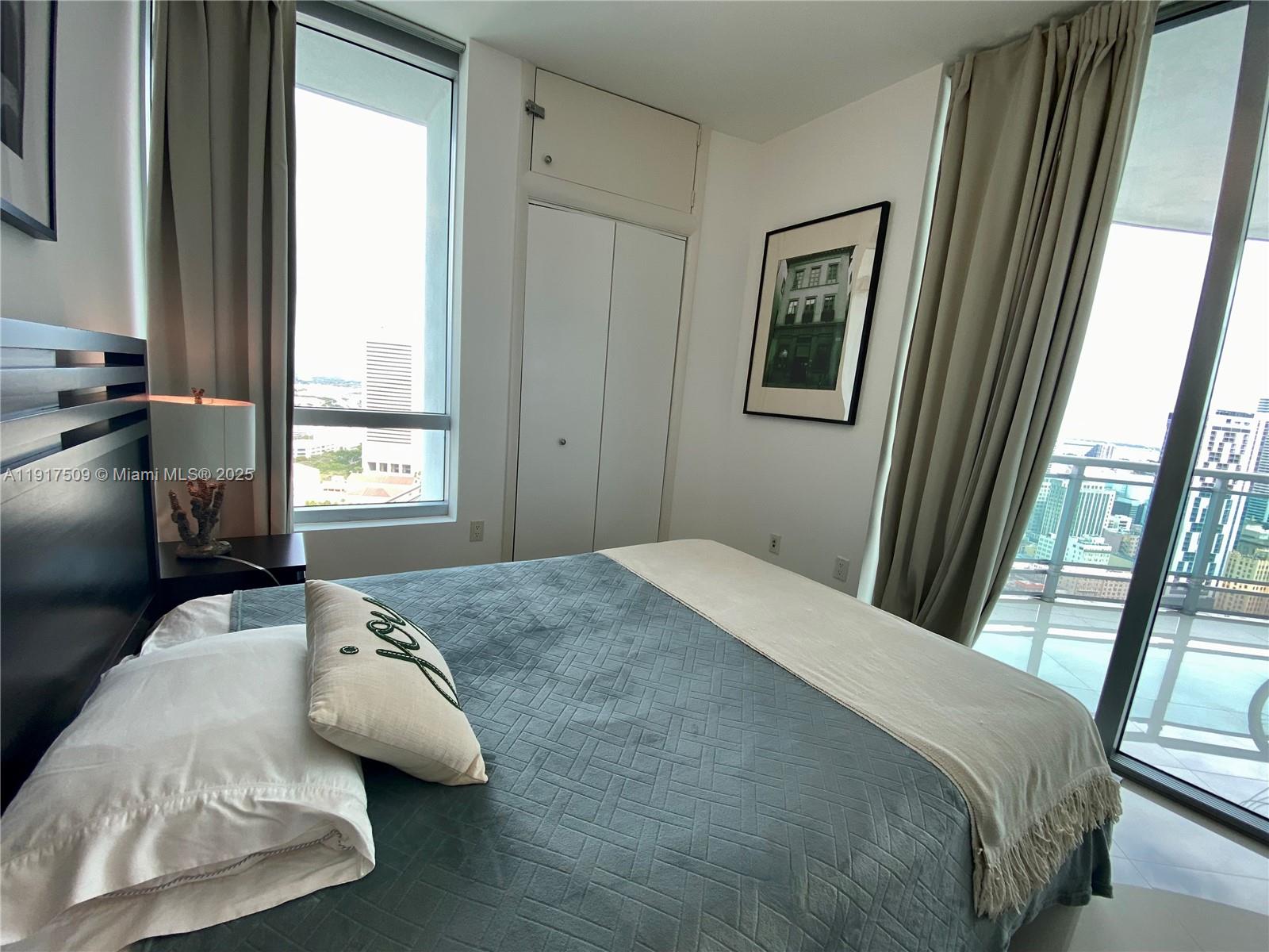 350 S Miami Ave #3813, Miami FL 33130