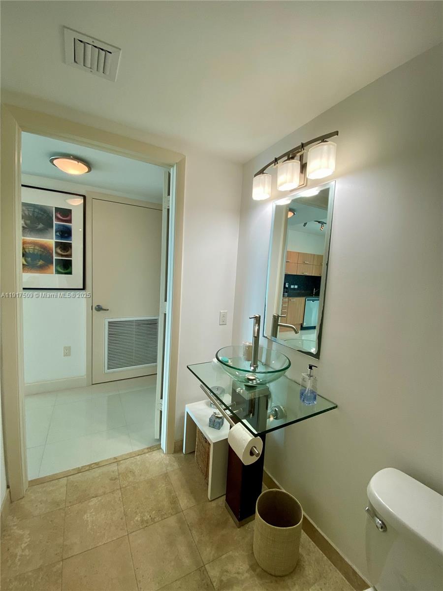 350 S Miami Ave #3813, Miami FL 33130