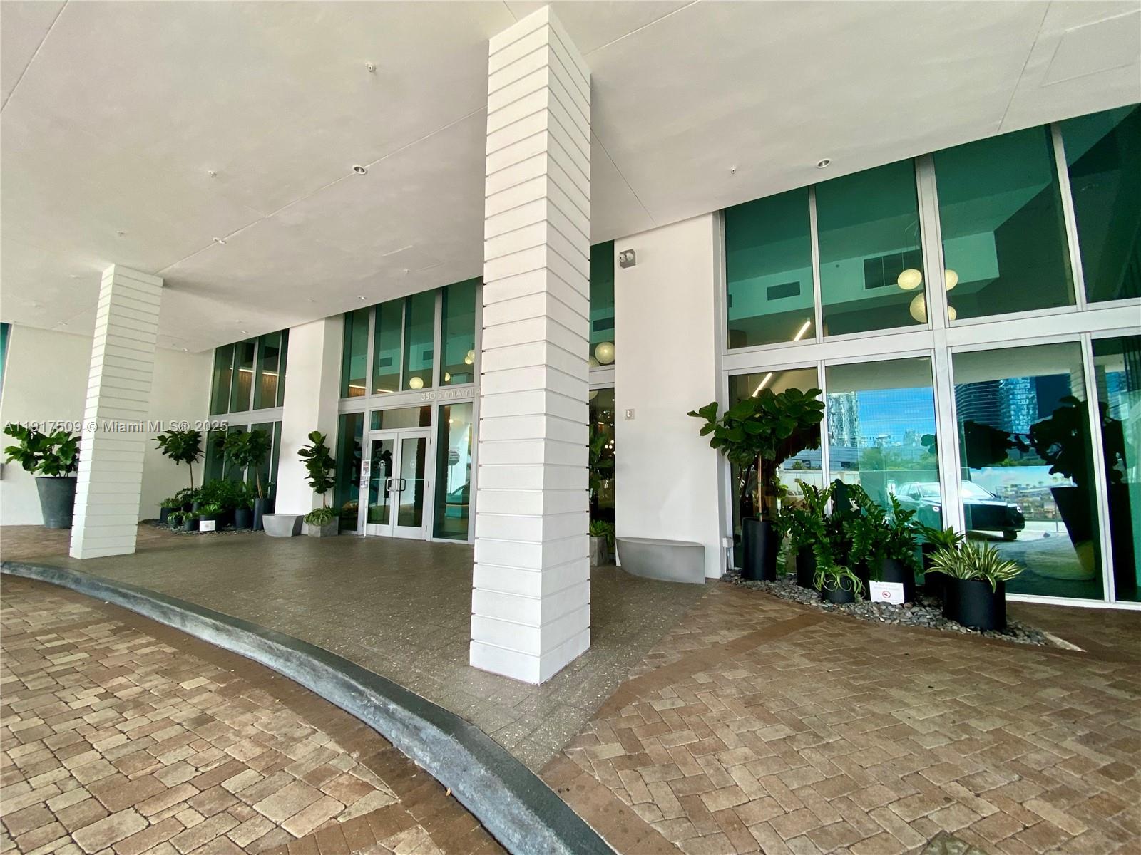 350 S Miami Ave #3813, Miami FL 33130