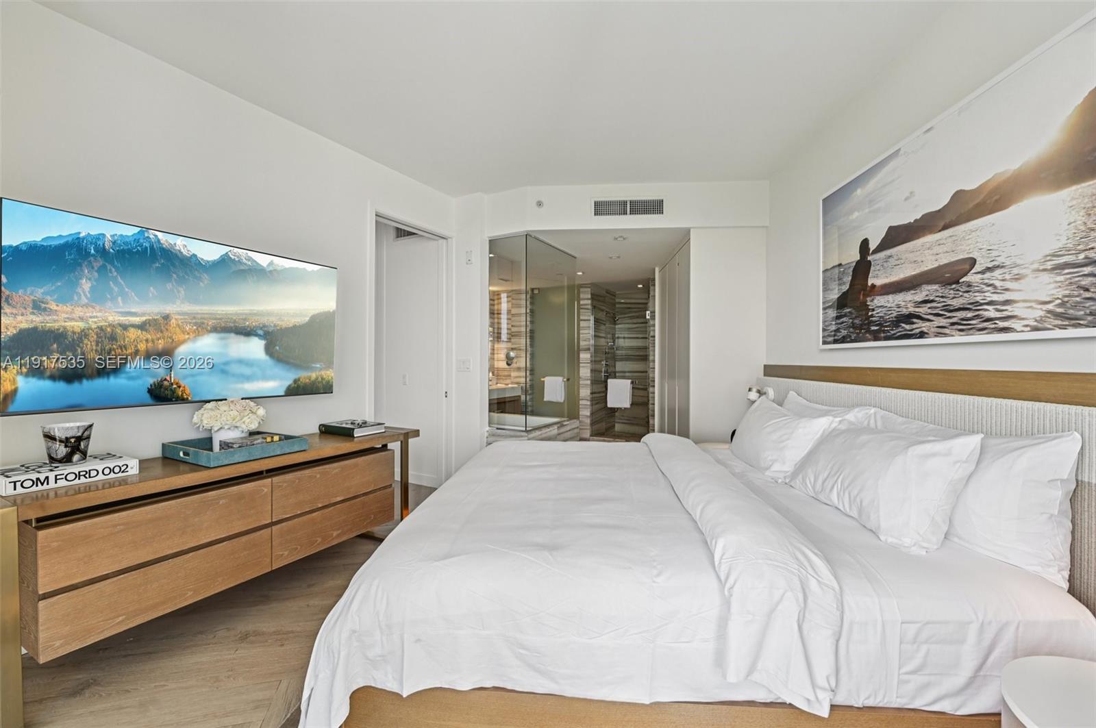 2201 Collins Ave #401, Miami Beach FL 33139