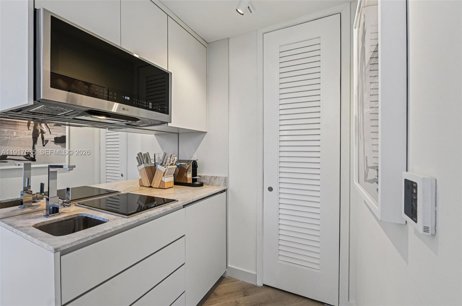 2201 Collins Ave #401, Miami Beach FL 33139