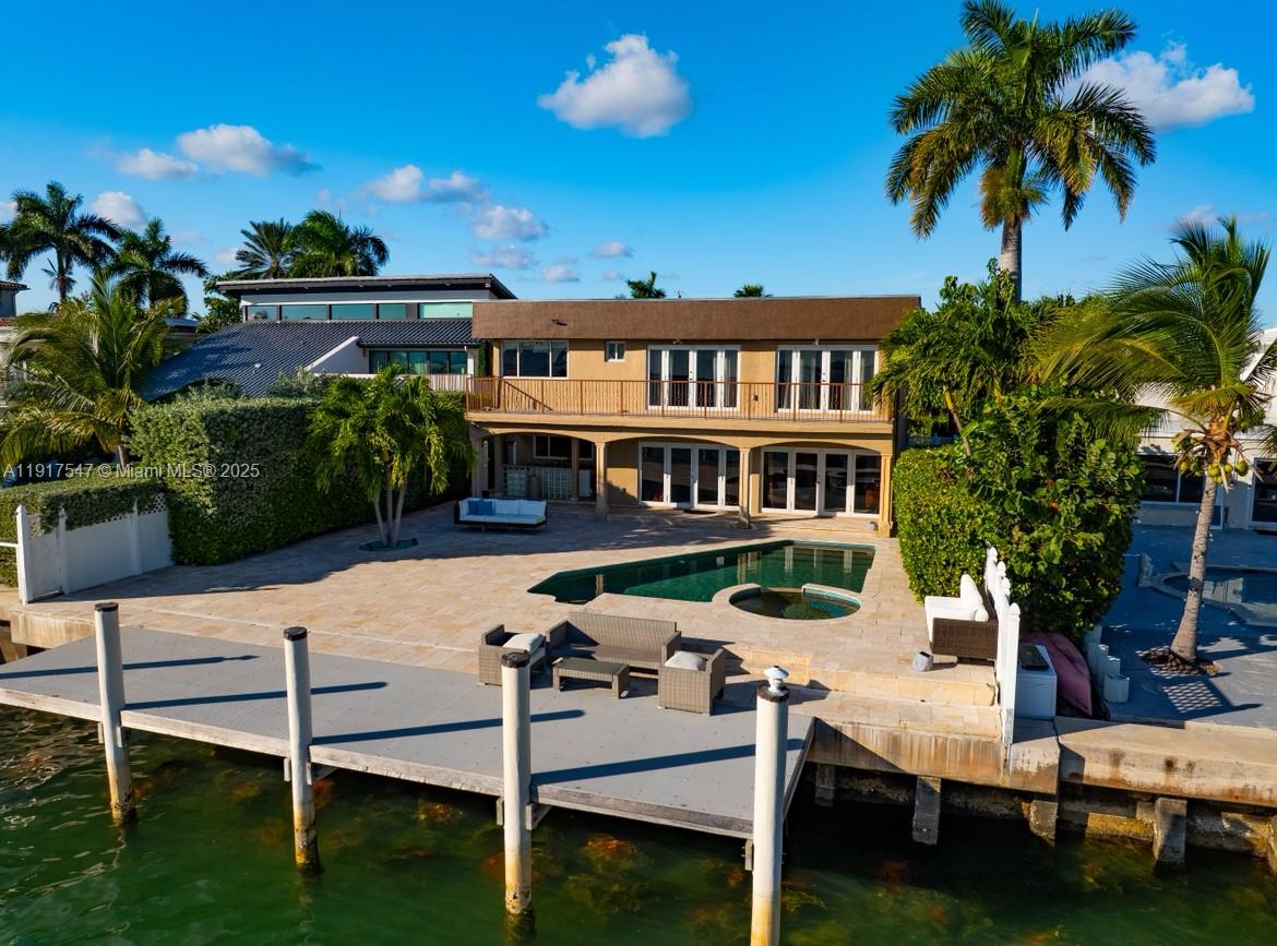 1500 S Treasure Dr, North Bay Village FL 33141
