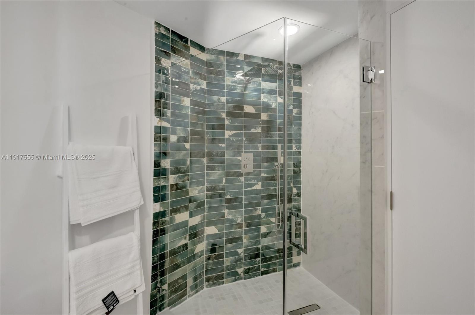 300 S Pointe Dr #2606, Miami Beach FL 33139