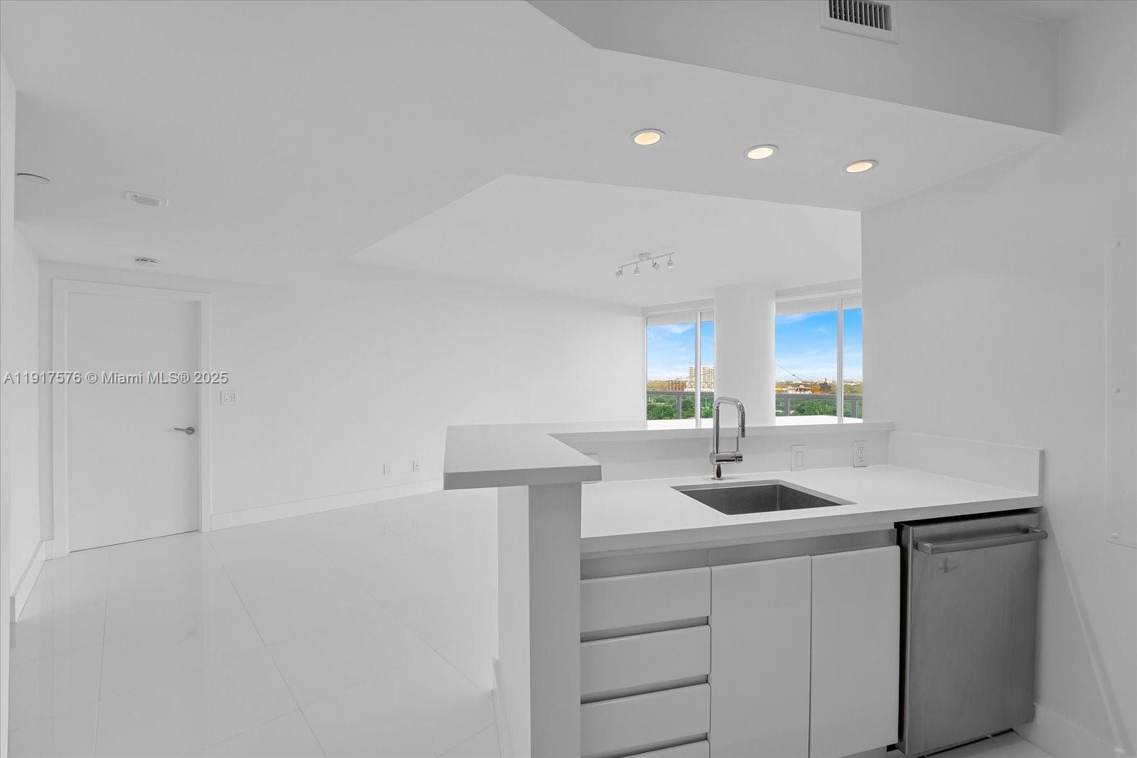 2127 Brickell Ave #1606, Miami FL 33129