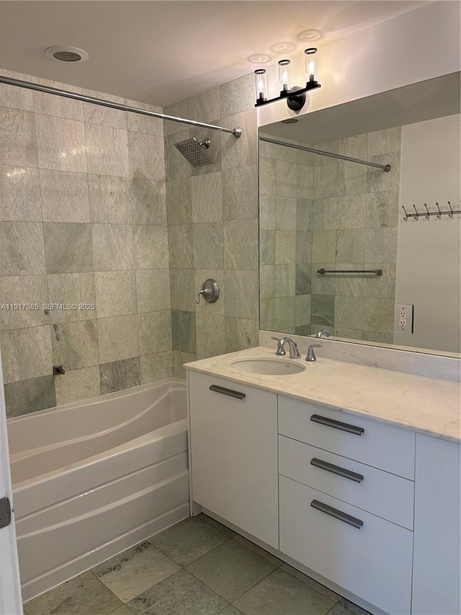 1050 Brickell Ave #3014, Miami FL 33131