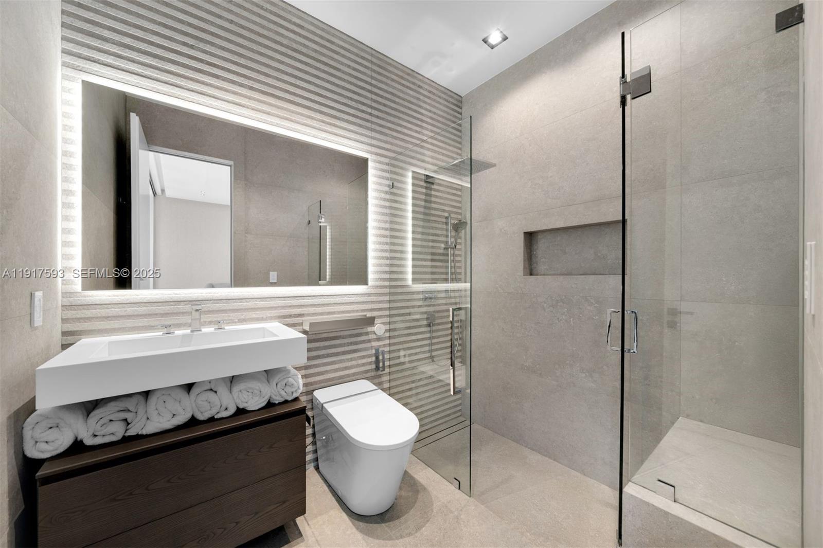 342 S Parkway, Golden Beach FL 33160