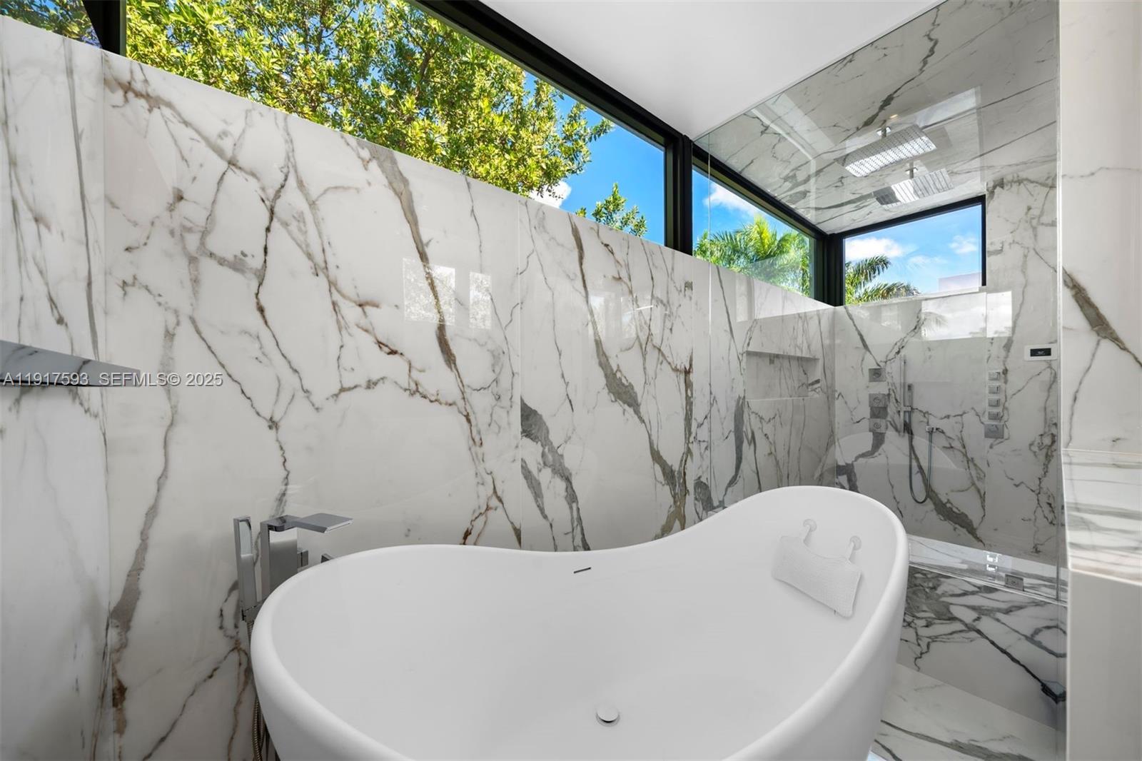 342 S Parkway, Golden Beach FL 33160