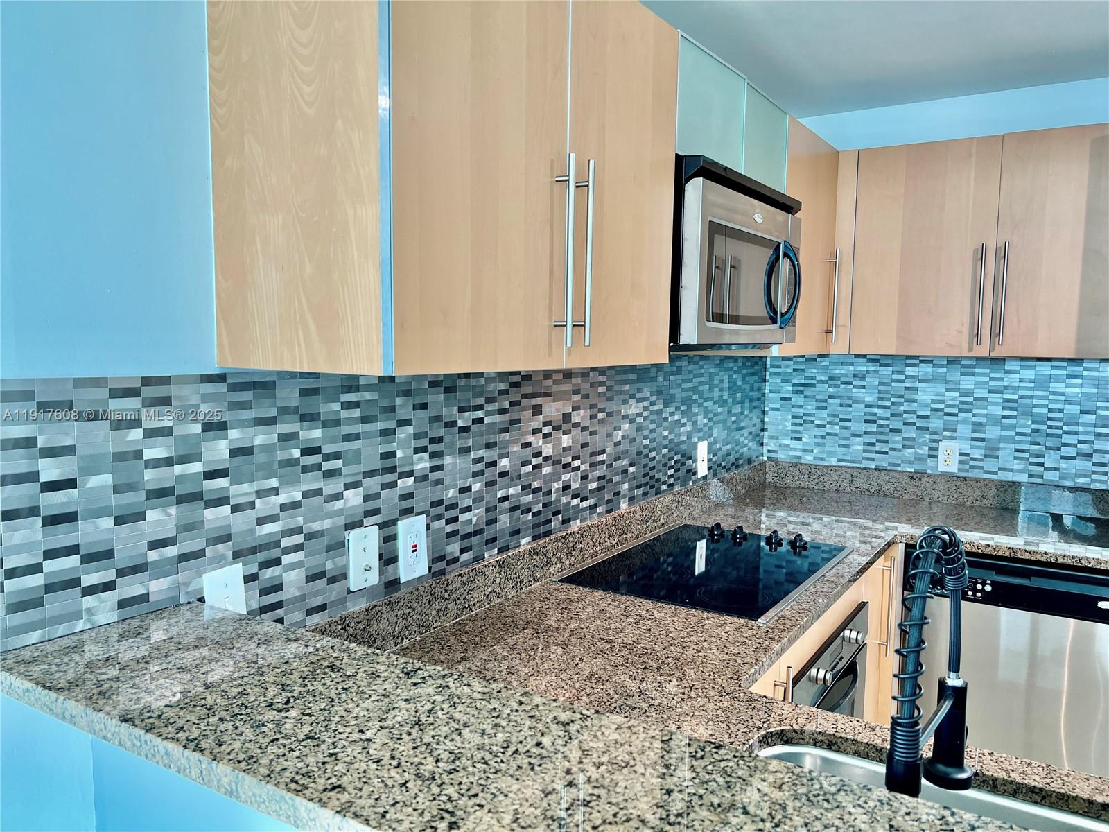 300 S Biscayne Blvd #T-3411, Miami FL 33131