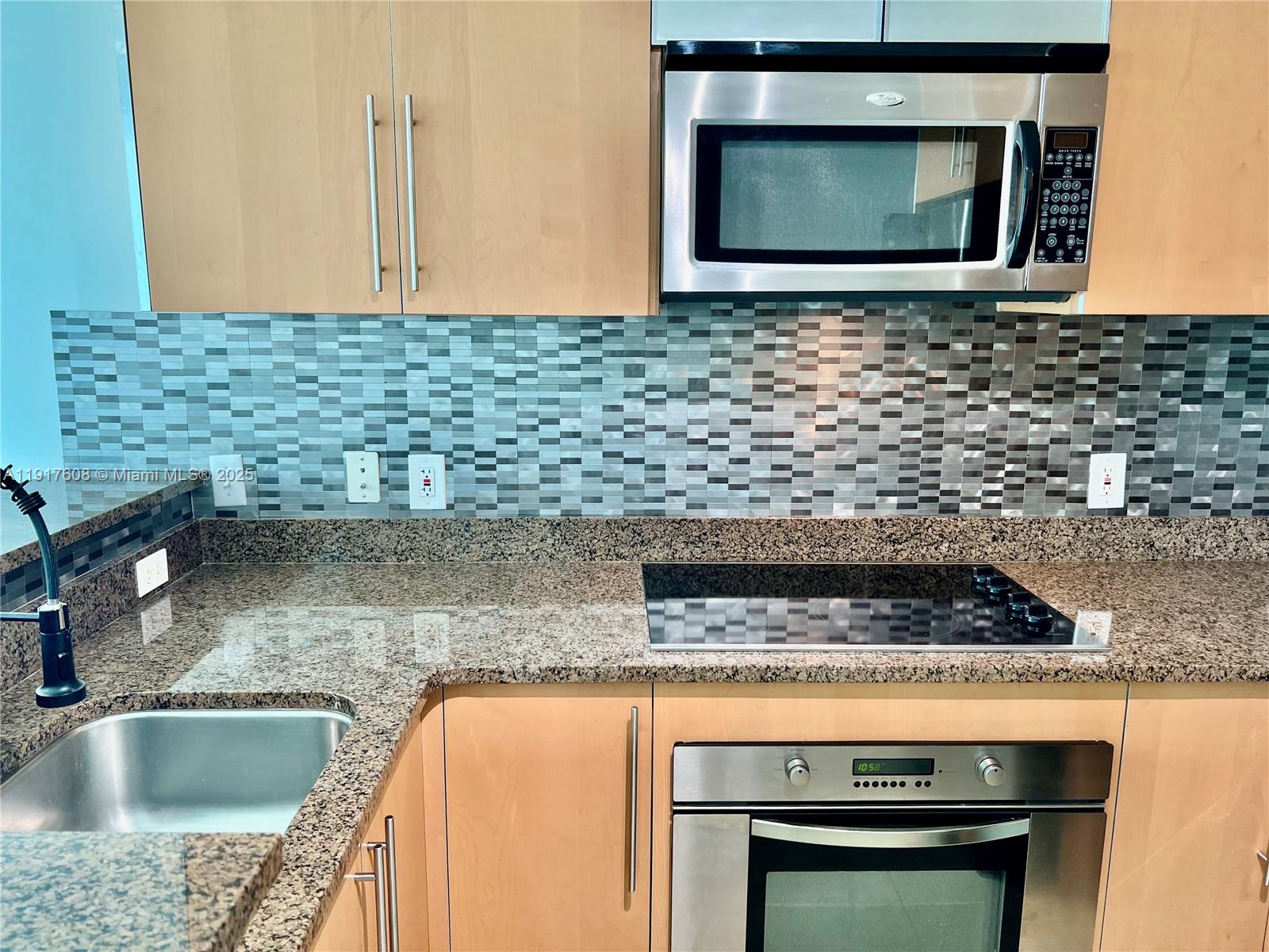 300 S Biscayne Blvd #T-3411, Miami FL 33131