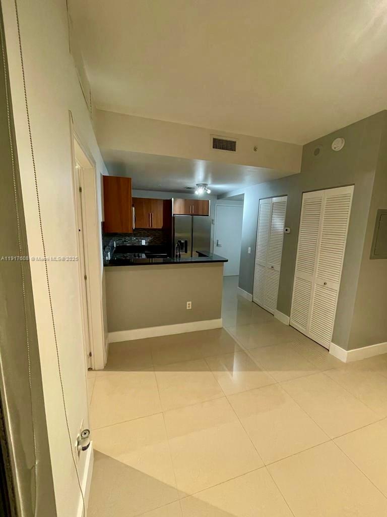 300 S Biscayne Blvd #T-3411, Miami FL 33131