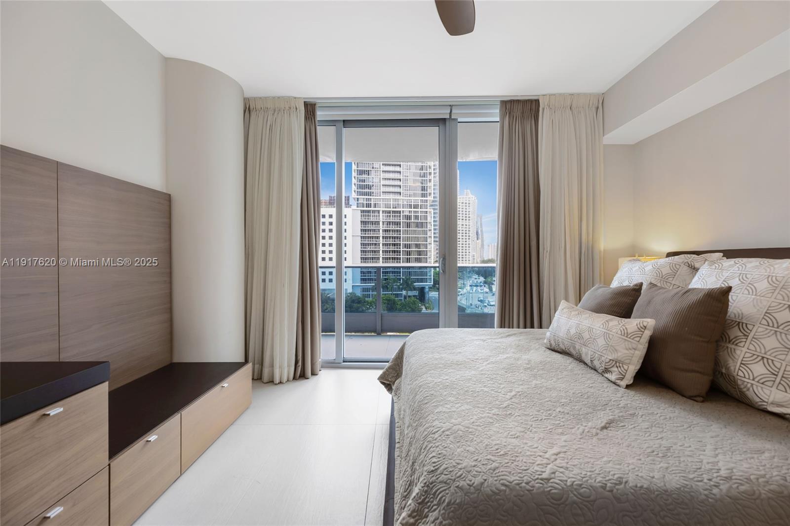 200 Biscayne Boulevard Way #504, Miami FL 33131