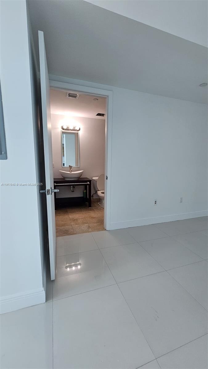 350 S Miami Ave #3215, Miami FL 33130