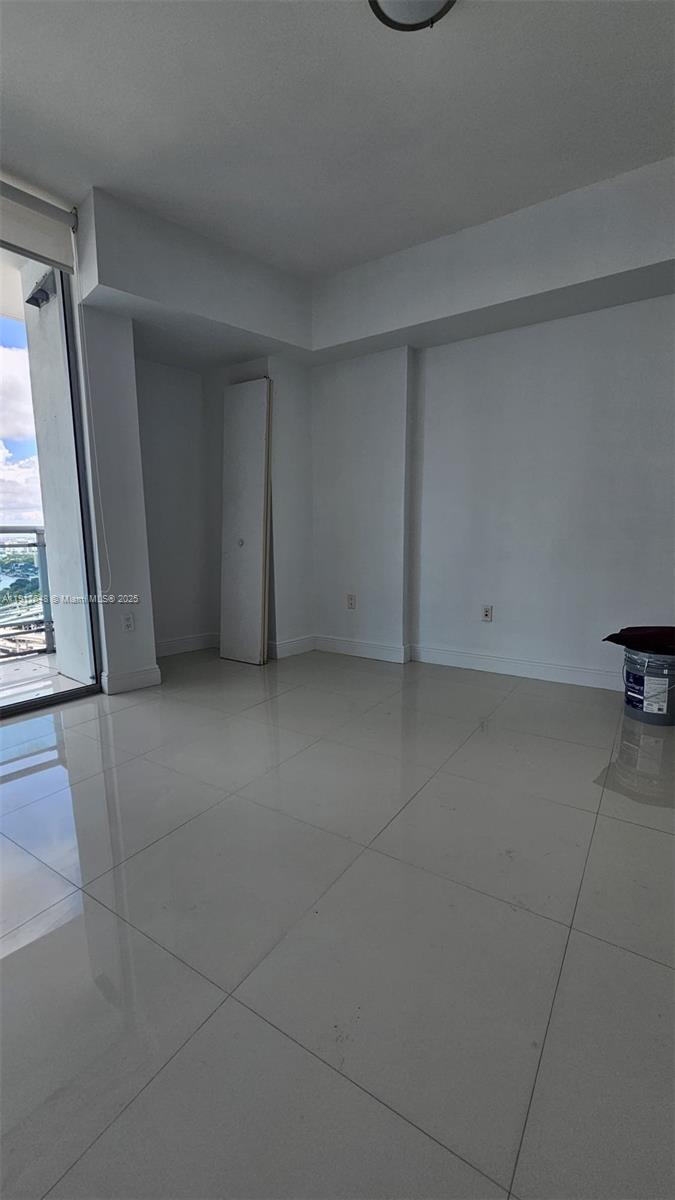 350 S Miami Ave #3215, Miami FL 33130