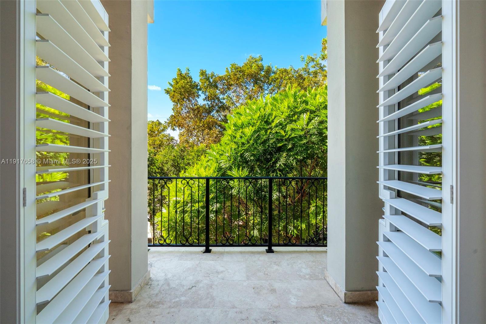 7490 SW 56th Ct, Miami FL 33143