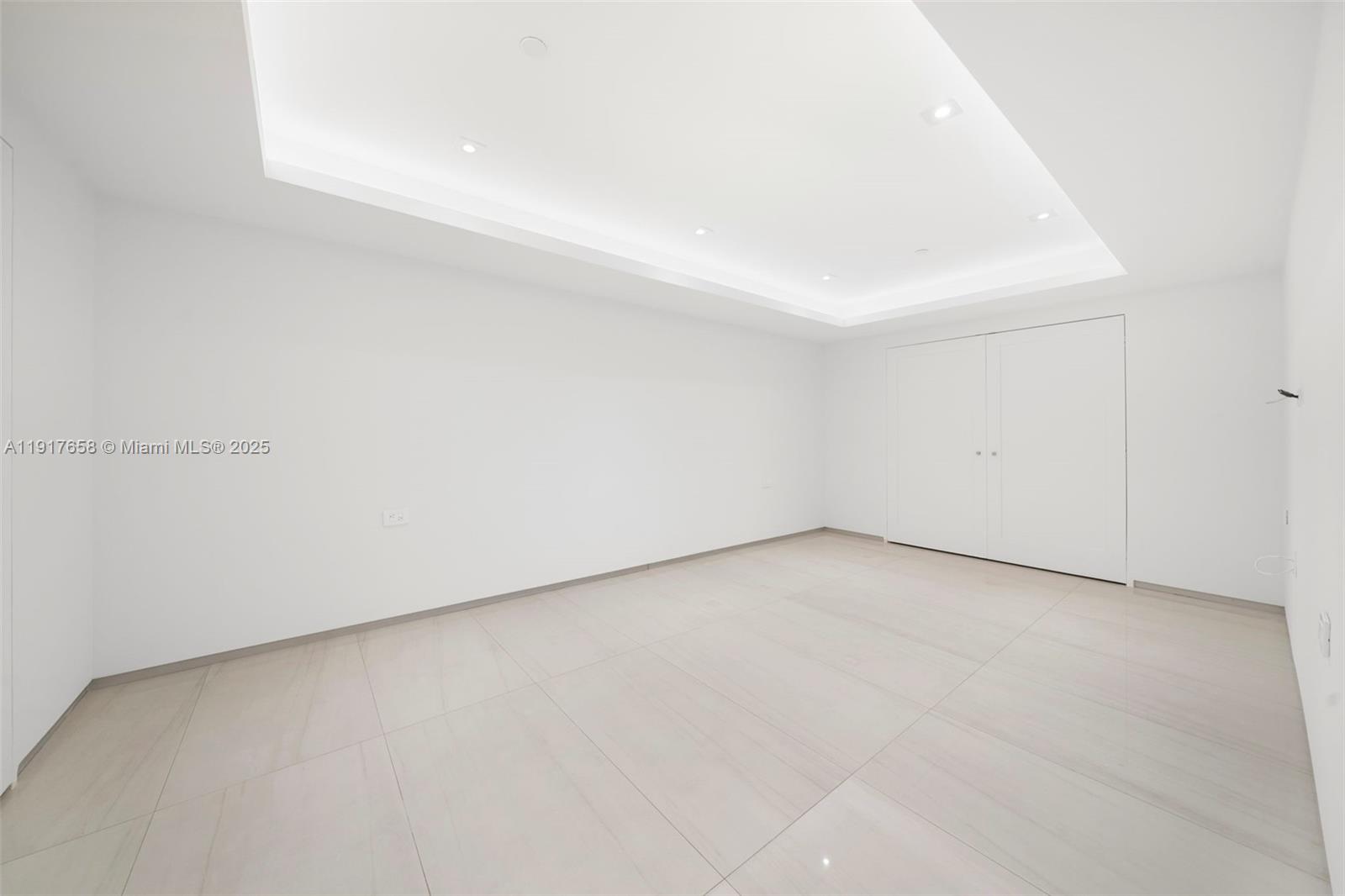 7490 SW 56th Ct, Miami FL 33143