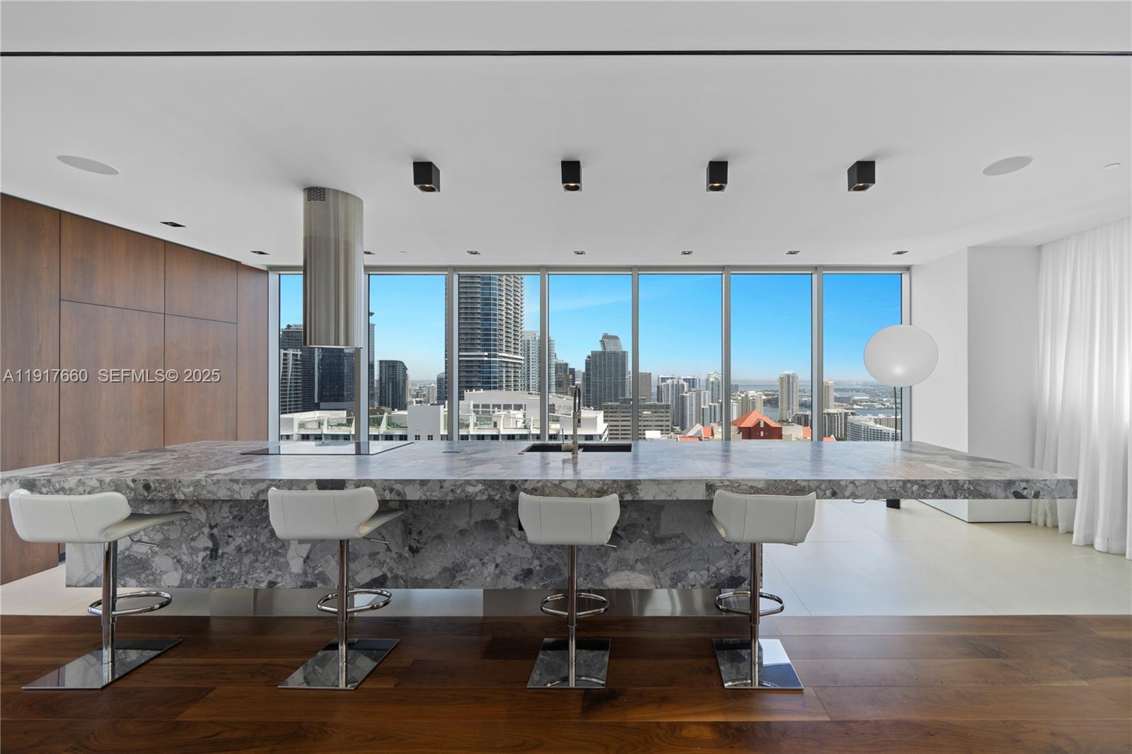 1300 Brickell Bay Dr #4401, Miami FL 33131