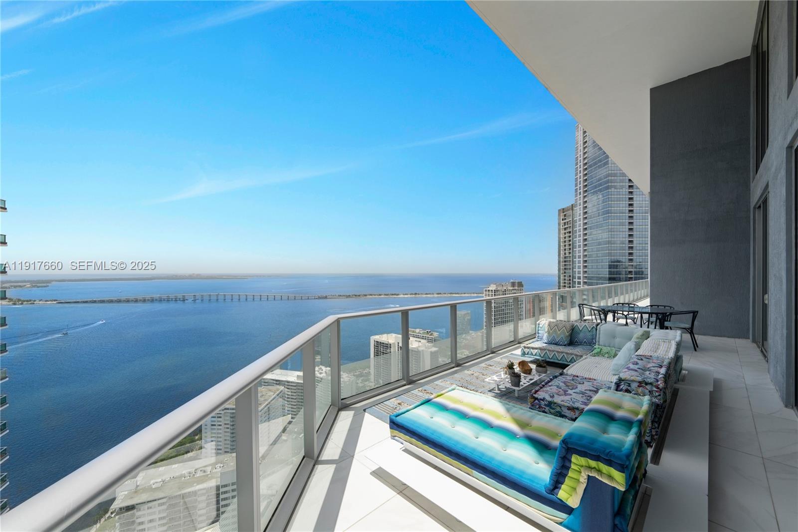 1300 Brickell Bay Dr #4401, Miami FL 33131