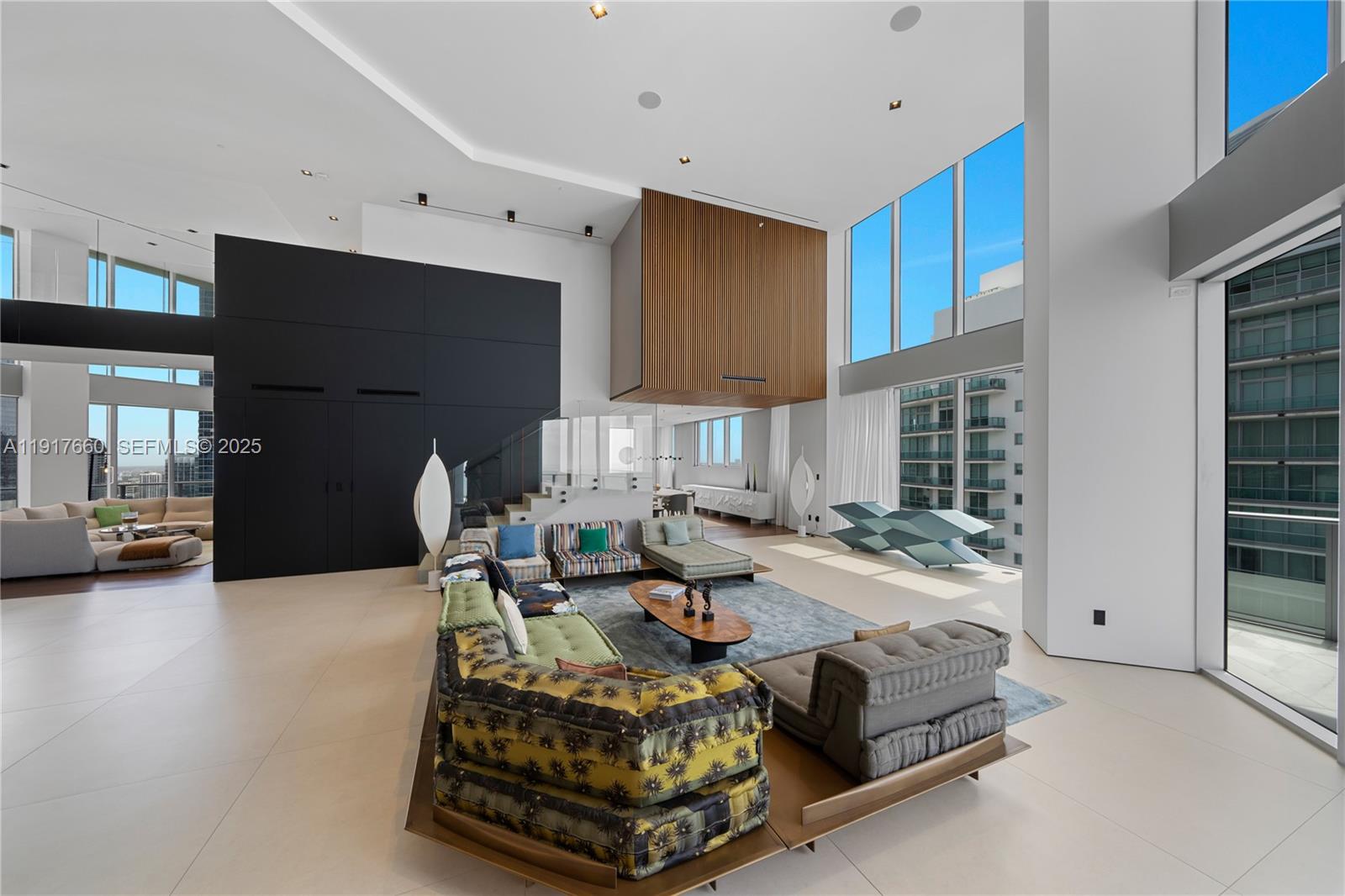 1300 Brickell Bay Dr #4401, Miami FL 33131