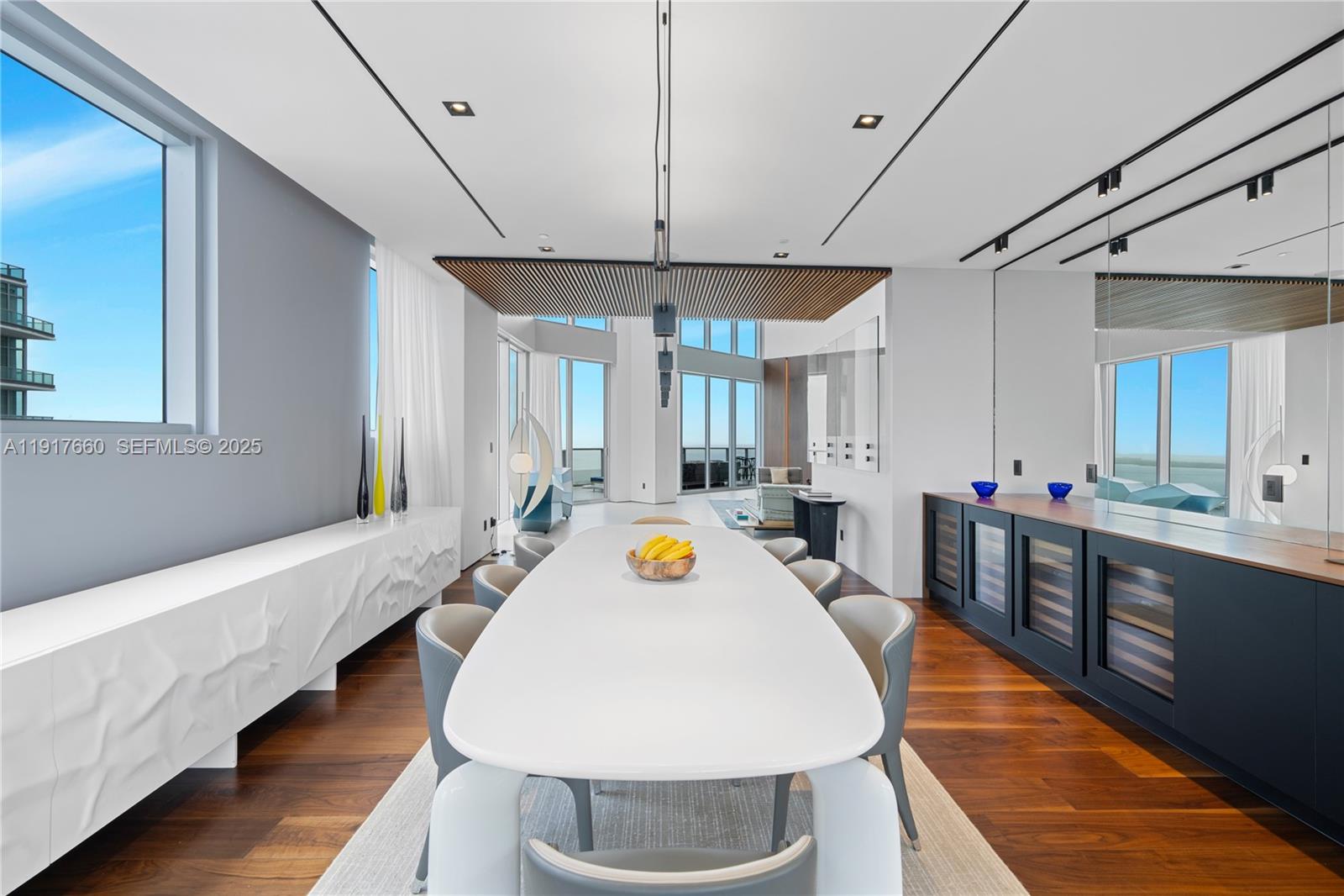 1300 Brickell Bay Dr #4401, Miami FL 33131