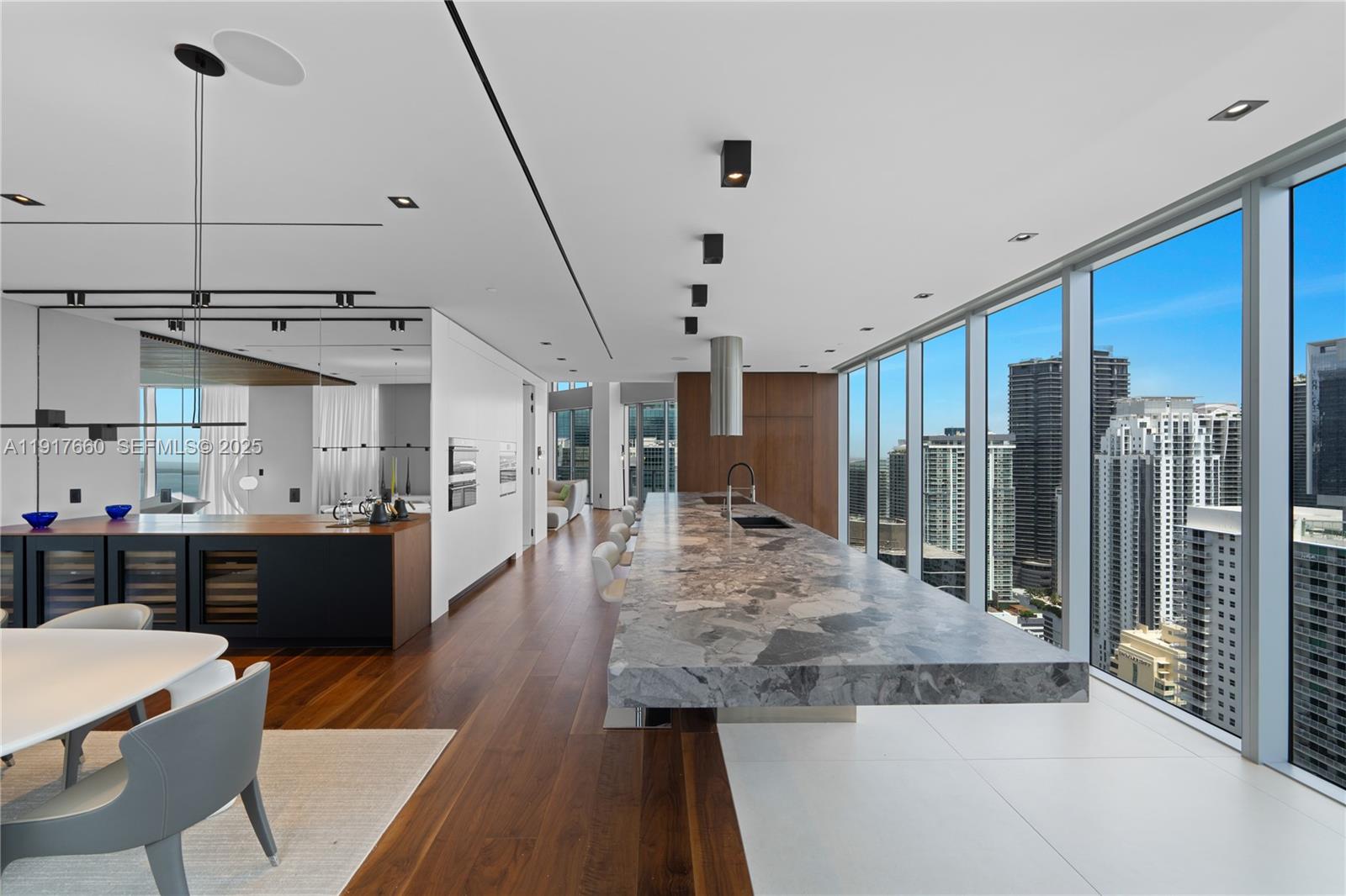 1300 Brickell Bay Dr #4401, Miami FL 33131